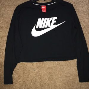 black nike long sleeve cropped tee barley worn!
